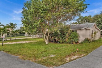 520 NW 60th Way in Hollywood, FL - Building Photo - Building Photo