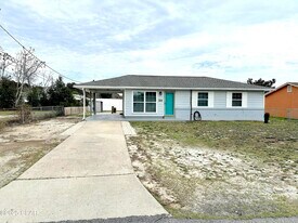 215 San Pablo St in Panama City Beach, FL - Building Photo