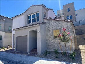 1823 Passerine St in Las Vegas, NV - Building Photo - Building Photo