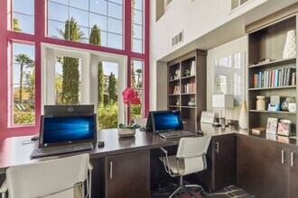 Venicia in Las Vegas, NV - Foto de edificio - Building Photo