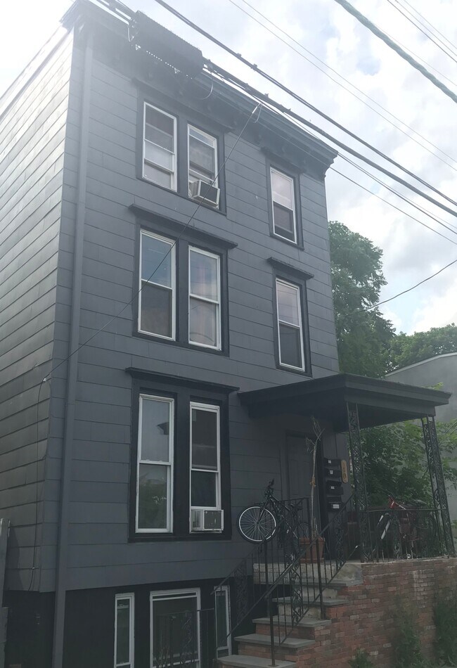 40 Lander St Rentals in Newburgh, NY