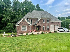 8639 Willhill Rd in Mint Hill, NC - Building Photo - Building Photo