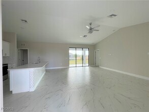 702 Kismet Pkwy E in Cape Coral, FL - Building Photo - Building Photo