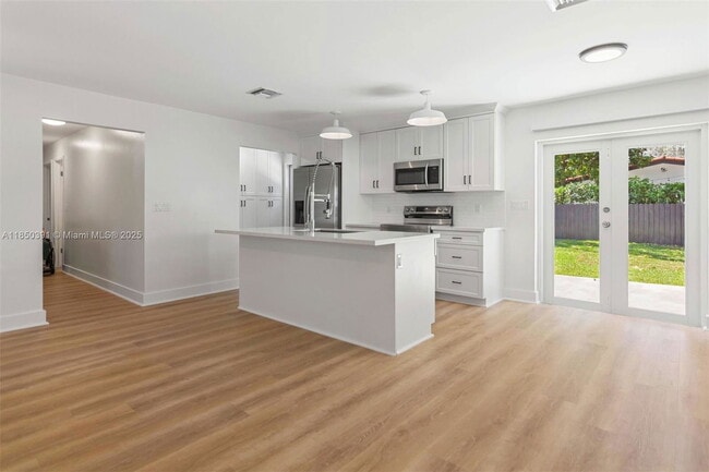 215 Grant Dr in Coral Gables, FL - Building Photo - Building Photo