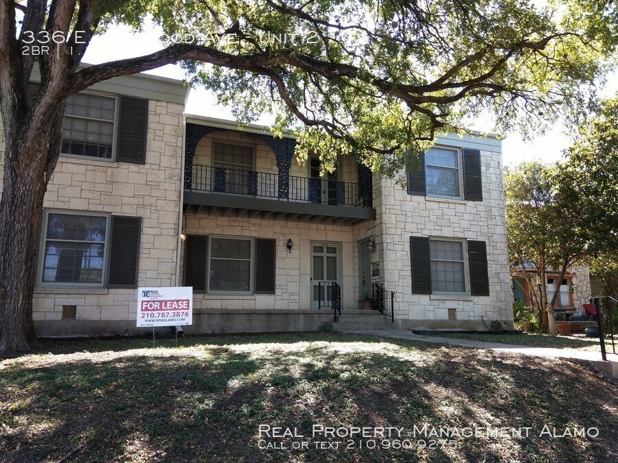 336 E Lullwood Ave-Unit -Unit 2 in San Antonio, TX - Building Photo