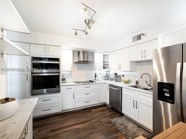 property at 3500 Mystic Pointe Dr