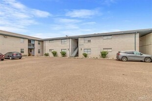 7 N 11th St in McAllen, TX - Building Photo