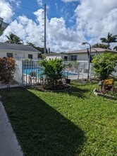 808 NE 8th St in Hallandale Beach, FL - Building Photo - Building Photo