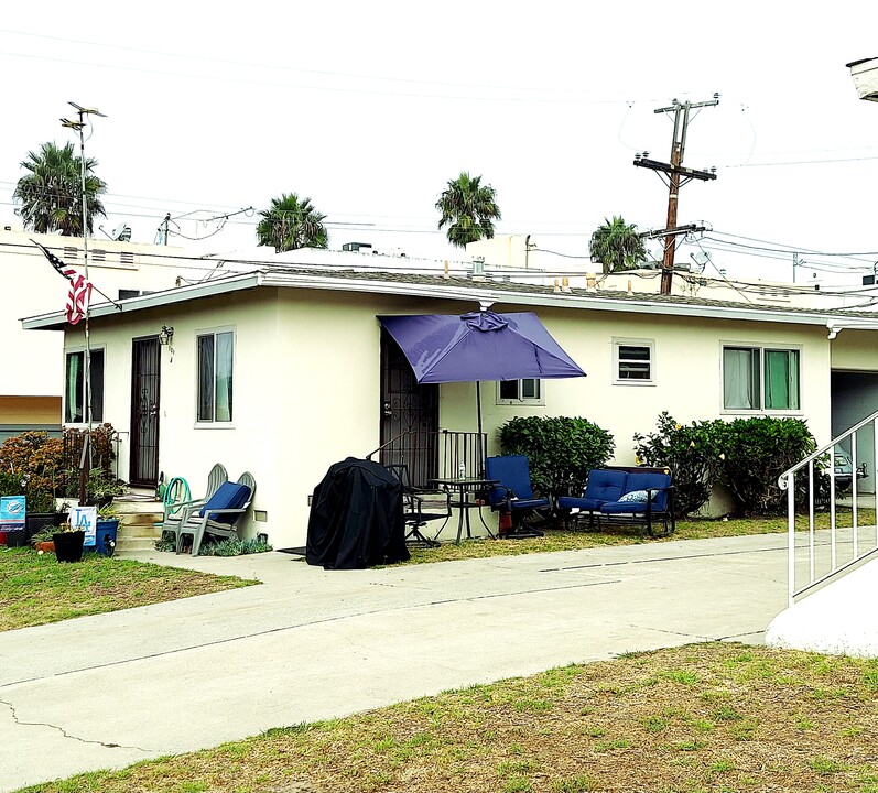101 Avenida San Diego in San Clemente, CA - Building Photo