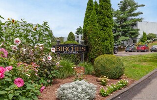 12 Cedar Ct in East Haven, CT - Building Photo