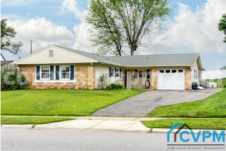 12110 Tulip Grove Dr in Bowie, MD - Building Photo - Building Photo