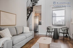 290 W 12th St in New York, NY - Building Photo