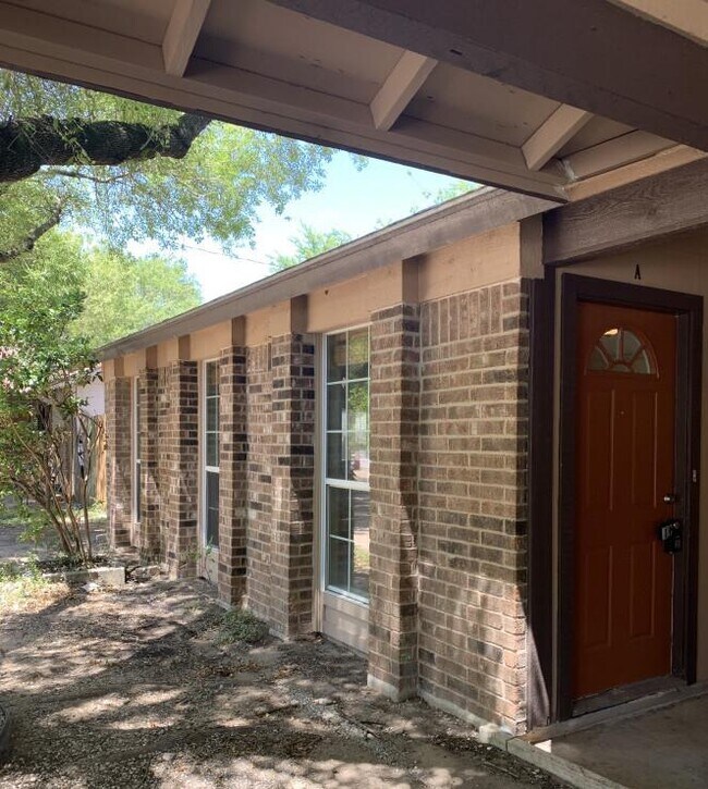 1923 Nicole Cir in Round Rock, TX - Building Photo - Building Photo