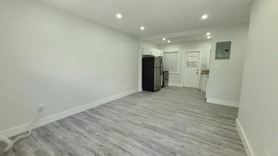 2610 Grant St in Hollywood, FL - Building Photo - Building Photo