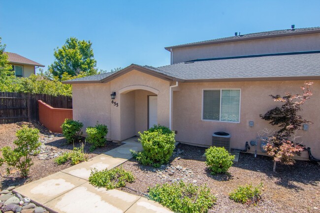 655 Mission De Oro Dr in Redding, CA - Building Photo - Building Photo