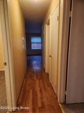 3413 Calais Dr in Jeffersontown, KY - Foto de edificio - Building Photo