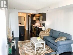 386 Yonge St in Toronto, ON - Building Photo - Building Photo