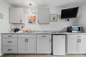 4 Traynor St in Old Orchard Beach, ME - Building Photo - Building Photo