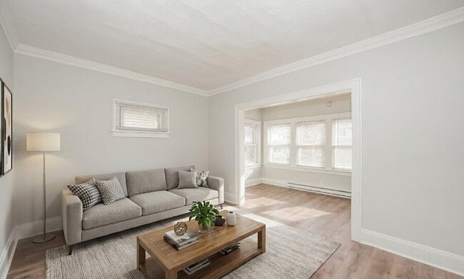 2174 W 103rd St in Cleveland, OH - Foto de edificio - Building Photo