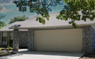 6730 S Quincy Ave in Tulsa, OK - Building Photo