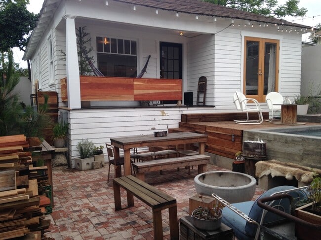 property at 2112 Santa Ynez St