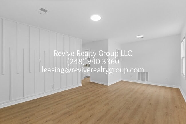 25630 Tecla Ave in Warren, MI - Building Photo - Building Photo