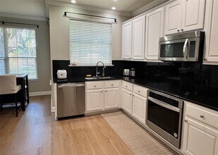 1626 Sundown Dr in Austin, TX - Building Photo - Building Photo