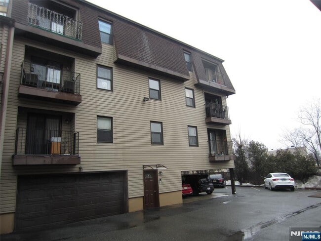 233 Midland Ave in Garfield, NJ - Building Photo - Building Photo