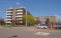 Lakeland Place in Waterford, MI - Foto de edificio - Building Photo