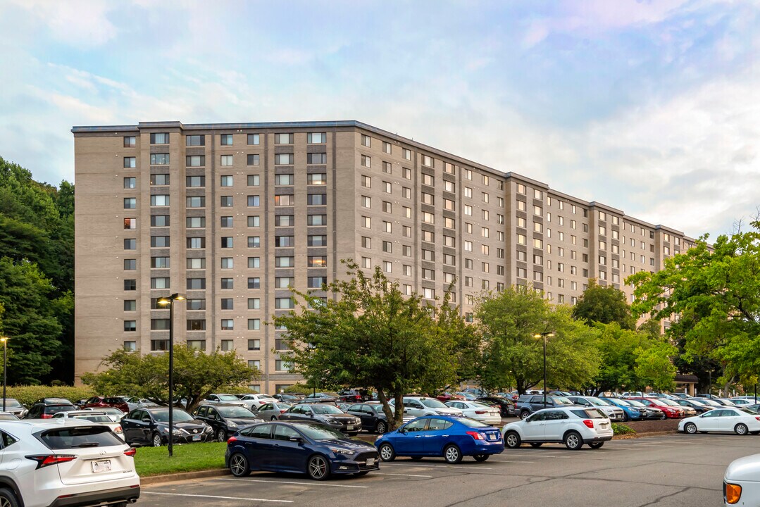 eaves Fairfax Towers in Falls Church, VA - Building Photo