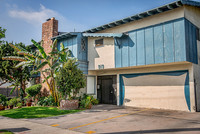 919 S Flower St in Inglewood, CA - Foto de edificio - Building Photo