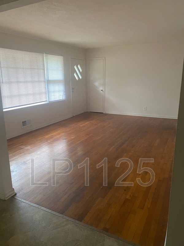 1011 W Poplar St in Griffin, GA - Building Photo - Building Photo