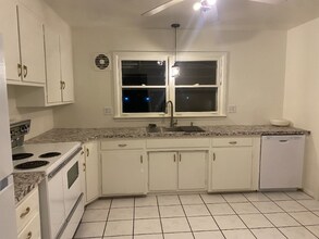 1710 Alexander Cir in Pueblo, CO - Foto de edificio - Building Photo