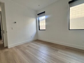 204 W J St in Encinitas, CA - Building Photo - Building Photo