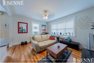 465 Broadway in Medford, MA - Building Photo