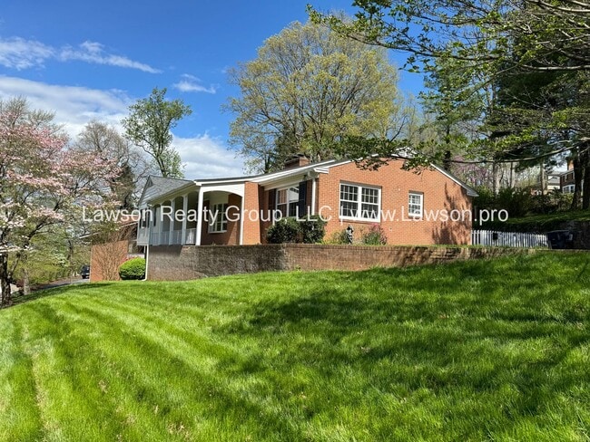 property at 3074 Carolina Ave SW