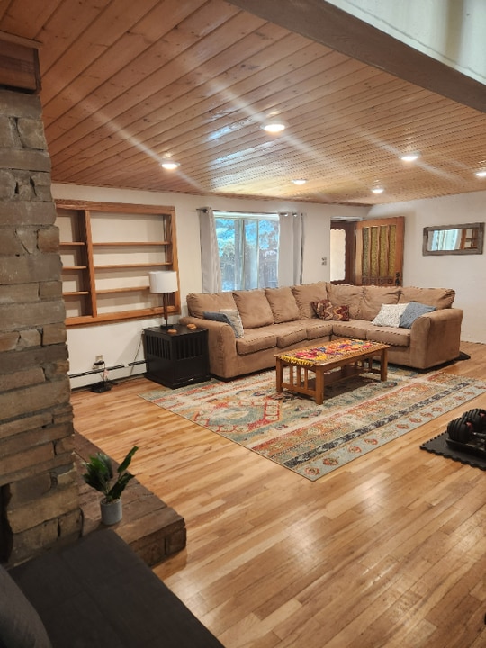 419 Kit Carson Rd in Taos, NM - Building Photo
