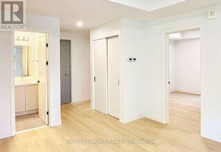 135 Sweetland Ave in Ottawa, ON - Building Photo - Building Photo