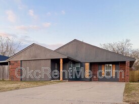 905 SE 14th St in Moore, OK - Building Photo