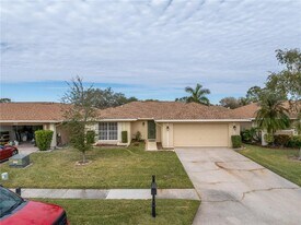 2267 Heron Cir in Clearwater, FL - Building Photo