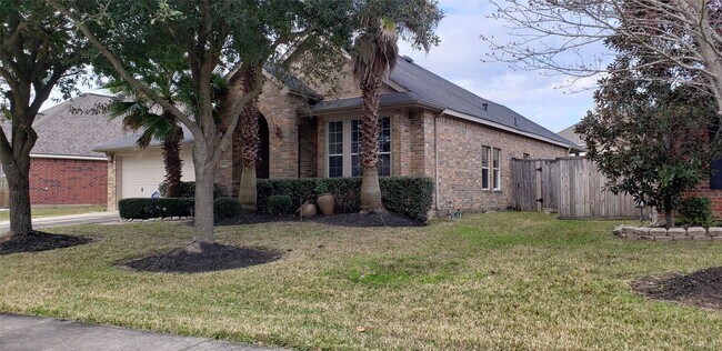 16006 Wilmington Park Ln in Houston, TX - Foto de edificio - Building Photo