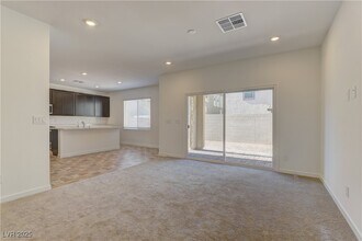8343 Hayden Hls Ave in Las Vegas, NV - Building Photo - Building Photo