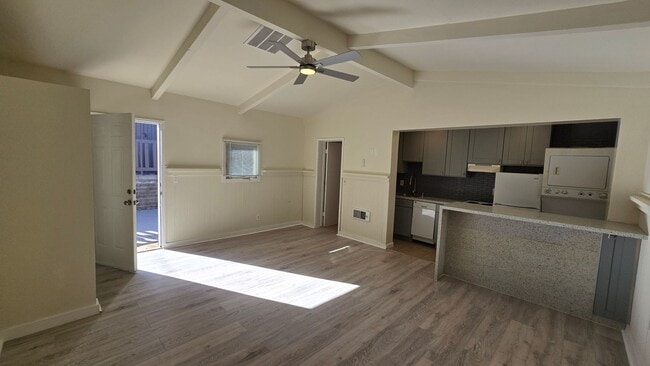 723 Santa Barbara Pl