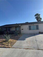 608 Greenhurst Rd in Las Vegas, NV - Building Photo - Building Photo
