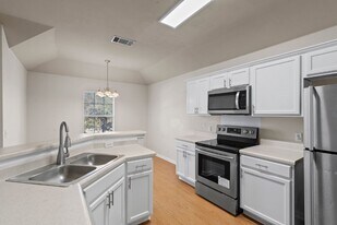 3301 El Salido Pkwy in Cedar Park, TX - Building Photo