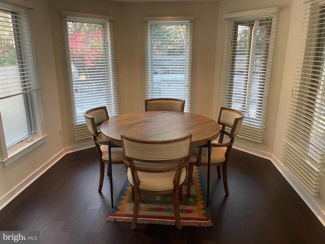 11301 Water Pointe Cir in Reston, VA - Building Photo - Building Photo