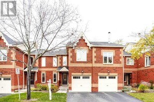 2006 Glenada Crescent in Oakville, ON - Building Photo