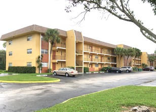 Versailles Gardens Condominium in Tamarac, FL - Building Photo - Building Photo