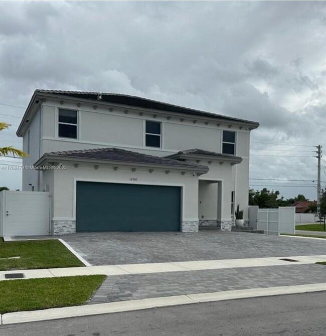 12760 SW 215th Terrace in Miami, FL - Building Photo - Building Photo