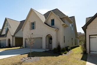 2134 Springfield Dr in Chelsea, AL - Foto de edificio - Building Photo